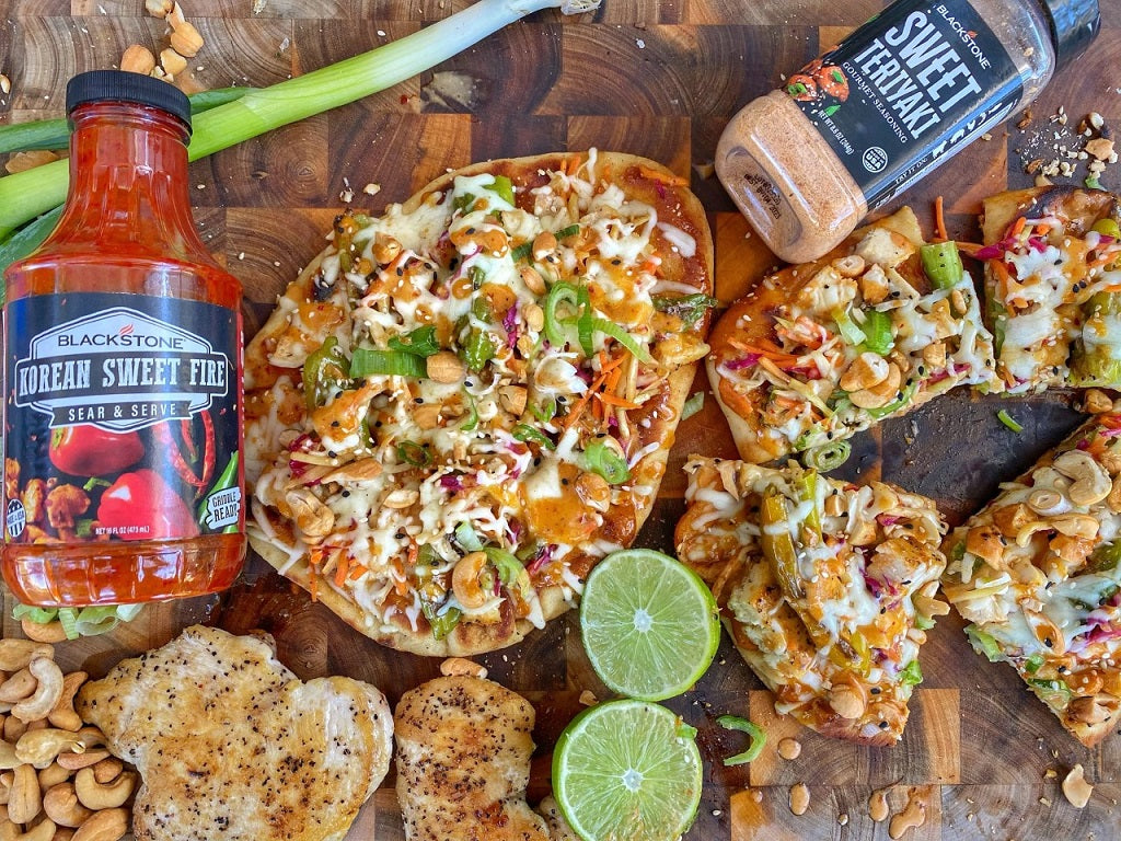 CJ’s Korean Sweet Fire Chicken Flatbread Pizza – Blackstone Products (MX)